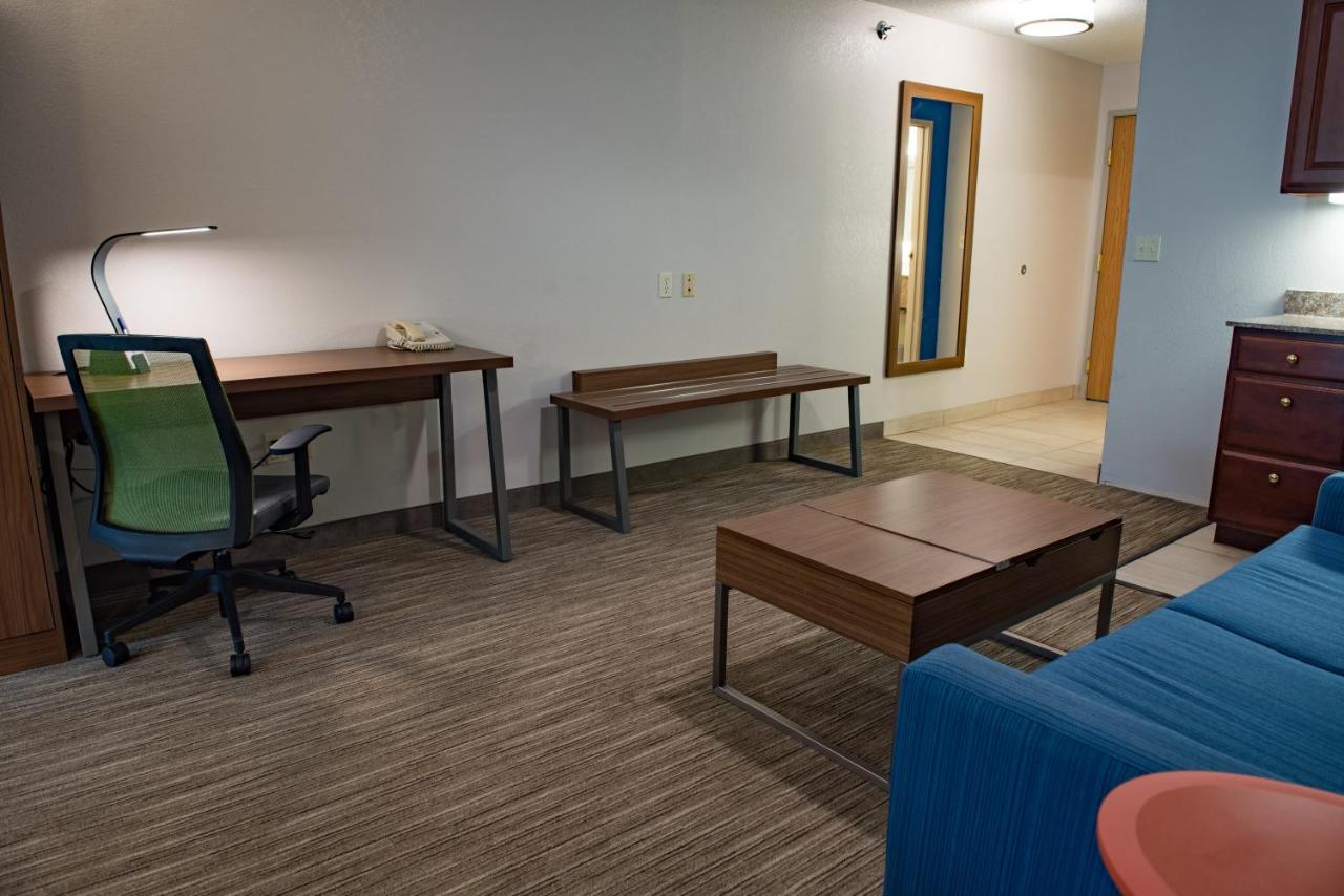 King Room with Kitchenette at Holiday Inn Express & Suites Elkhart by IHG