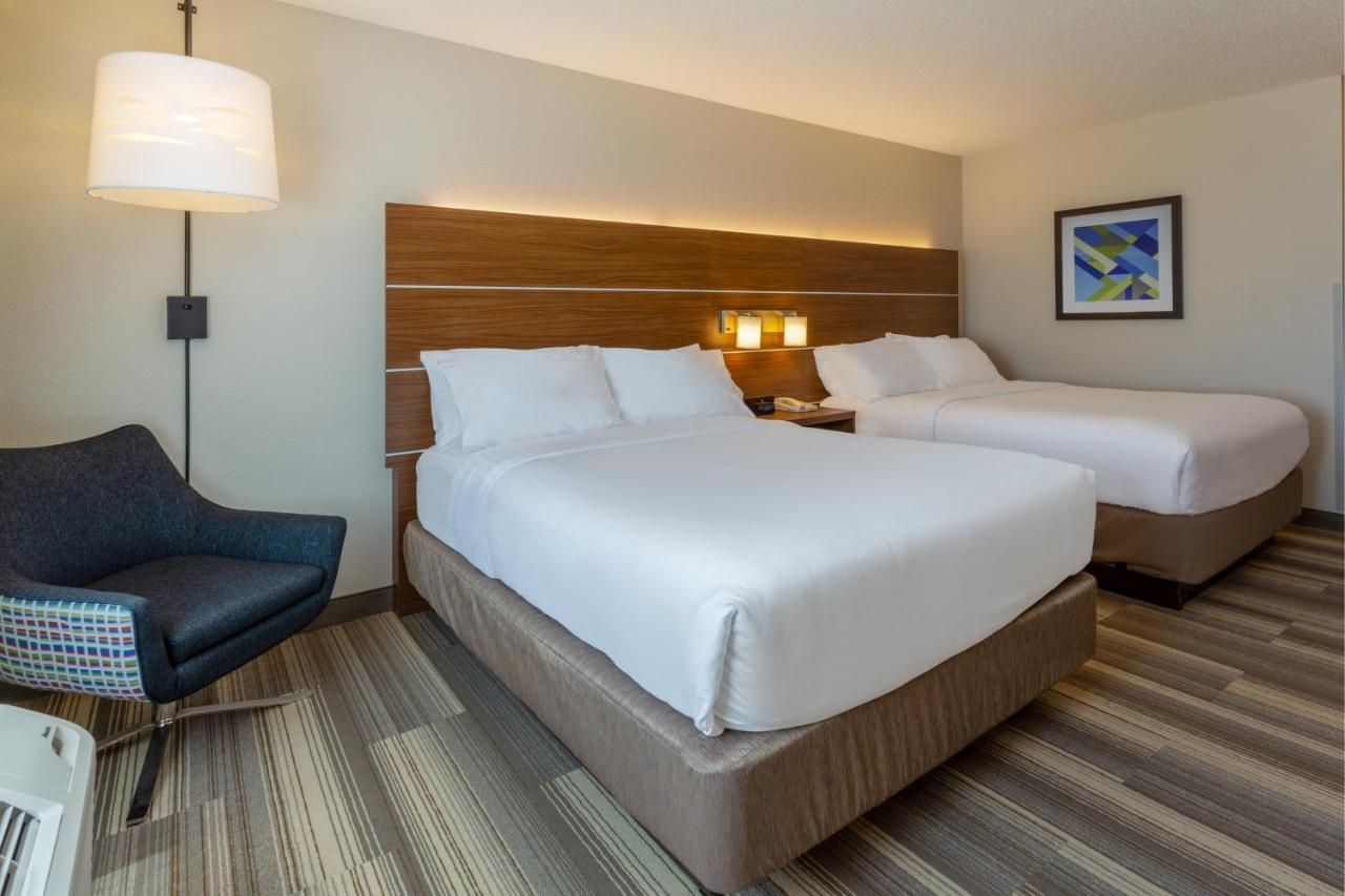 Queen Room with Two Queen Beds at Holiday Inn Express & Suites Vandalia by IHG