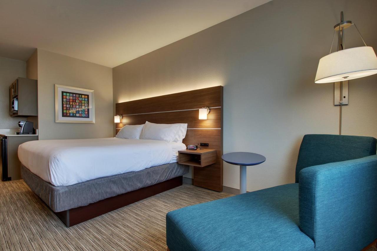 Room Selected at Check-In at Holiday Inn Express Hotel & Suites Vernon College Area by IHG