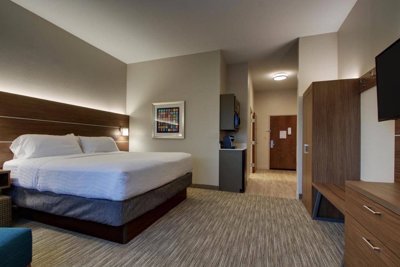 Suite - Hearing Accessible - Non-Smoking at Holiday Inn Express Hotel & Suites Vernon College Area by IHG