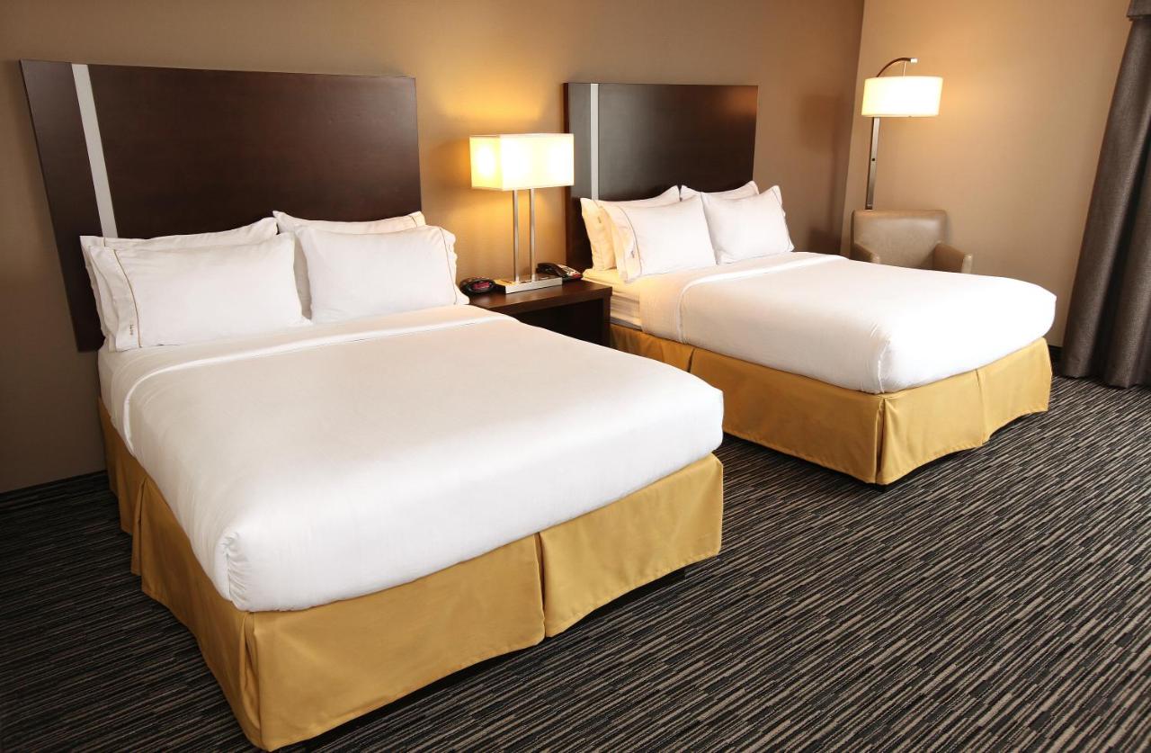 Queen Room with Two Queen Beds - Hearing Accessible at Holiday Inn Express & Suites Omaha South - Ralston Arena by IHG
