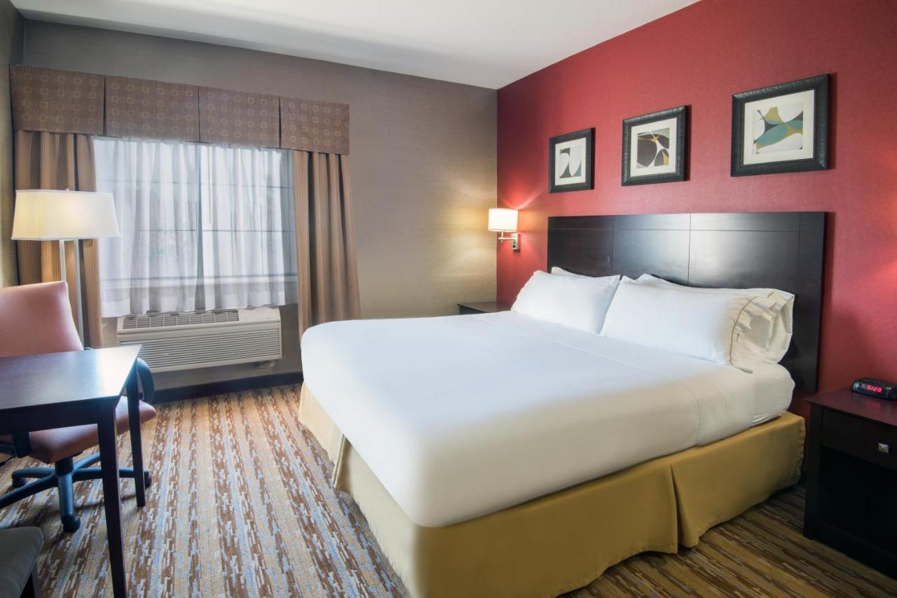  | Holiday Inn Express & Suites Wauseon