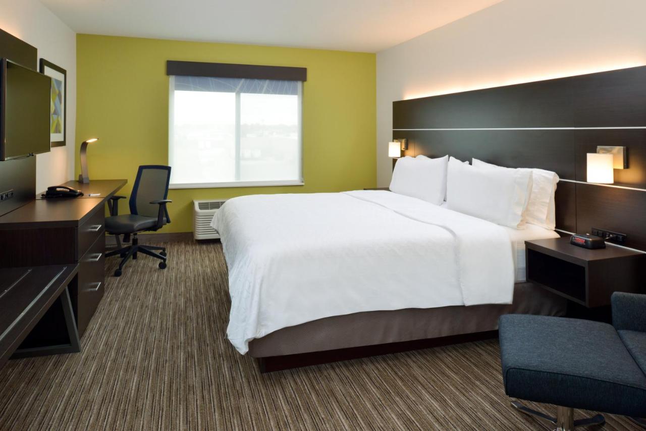 King Room - Non-Smoking at Holiday Inn Express & Suites Pueblo North by IHG
