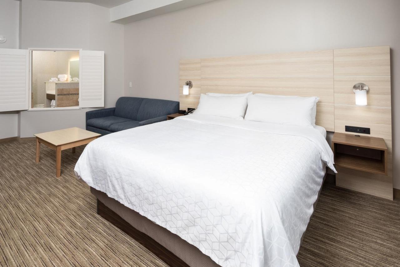 King Room - Non-Smoking at Holiday Inn Express and Suites Portage by IHG