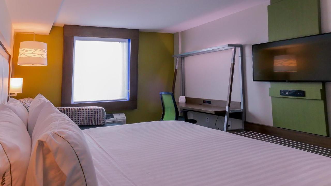 King Room - Disability Access at Holiday Inn Express & Suites Miami Airport East by IHG