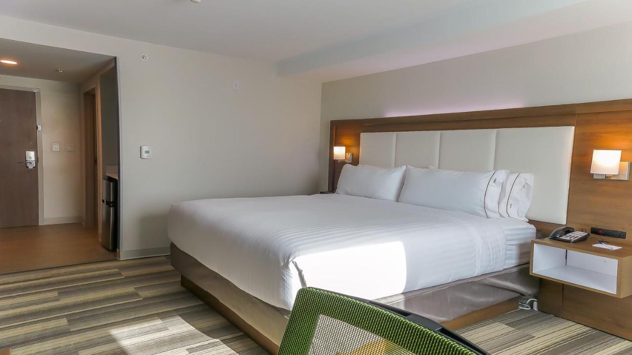 King Room - Disability Access at Holiday Inn Express & Suites Miami Airport East by IHG