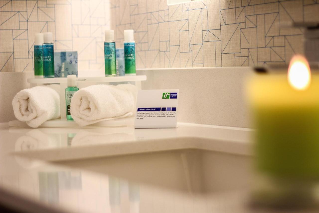King Room - Disability Access at Holiday Inn Express & Suites Miami Airport East by IHG