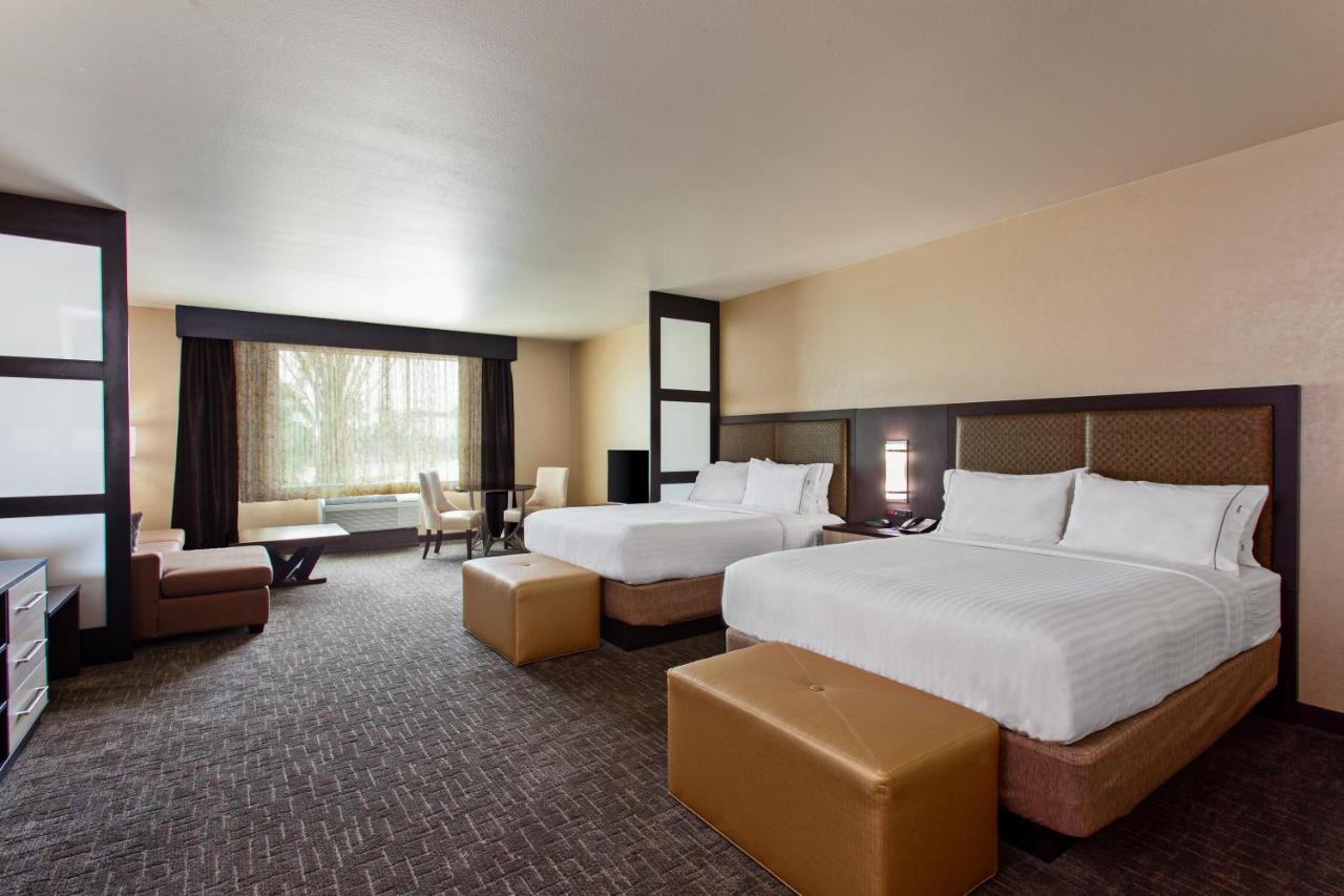 Grand Suite with Two Queen Beds at Holiday Inn Express & Suites Anaheim Resort Area by IHG
