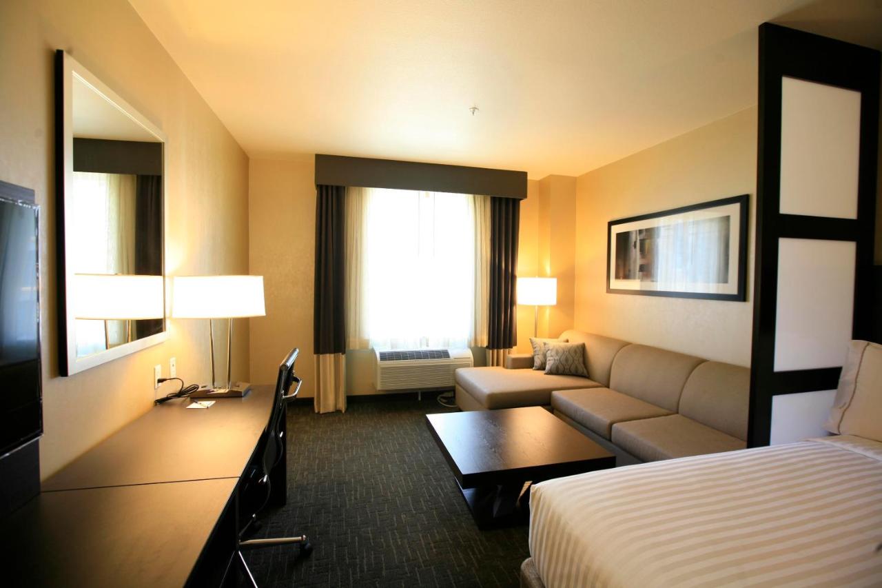 Suite - Mobility Access Roll in Shower/Non-Smoking at Holiday Inn Express & Suites Anaheim Resort Area by IHG