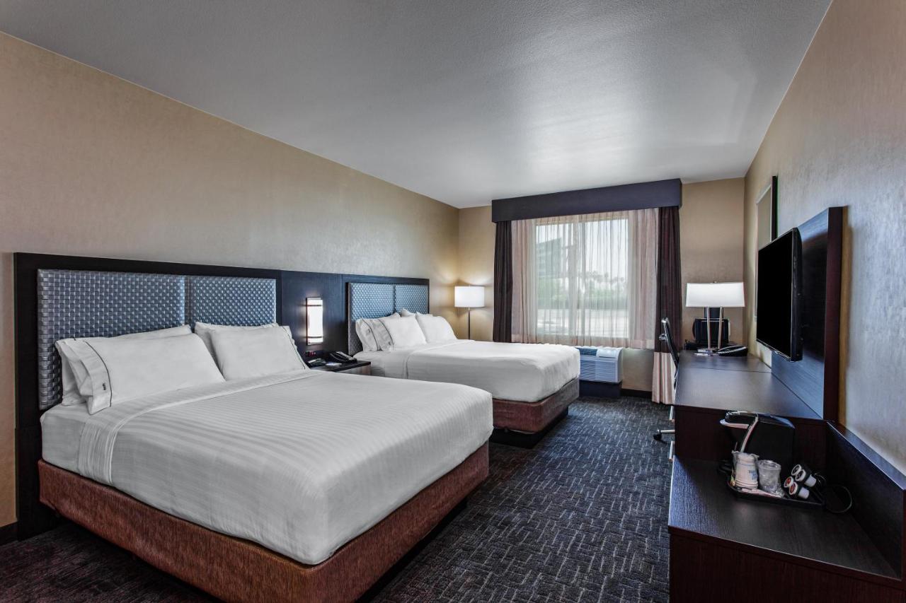 Suite - Mobility Access Roll in Shower/Non-Smoking at Holiday Inn Express & Suites Anaheim Resort Area by IHG