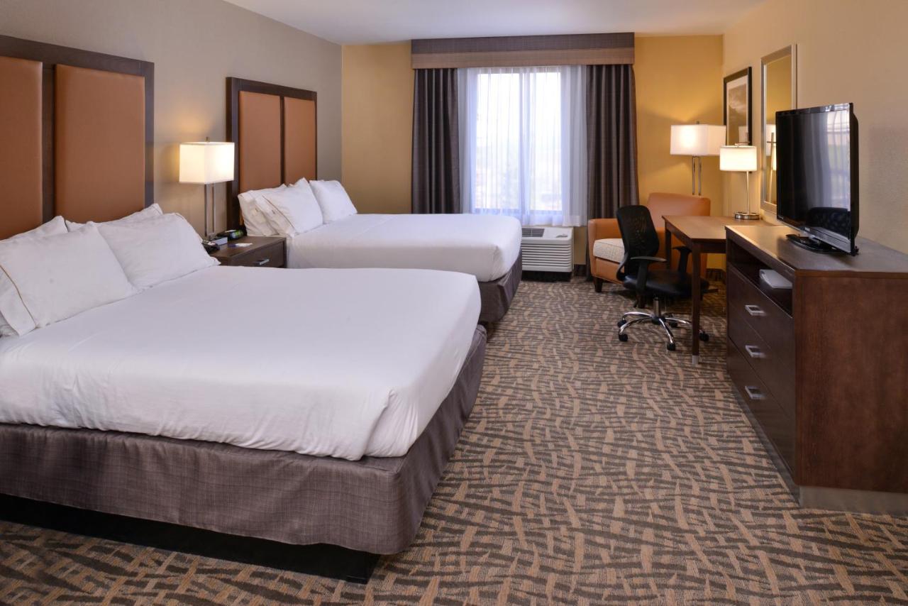 Queen Room with Two Queen Beds at Holiday Inn Express & Suites Page - Lake Powell Area by IHG