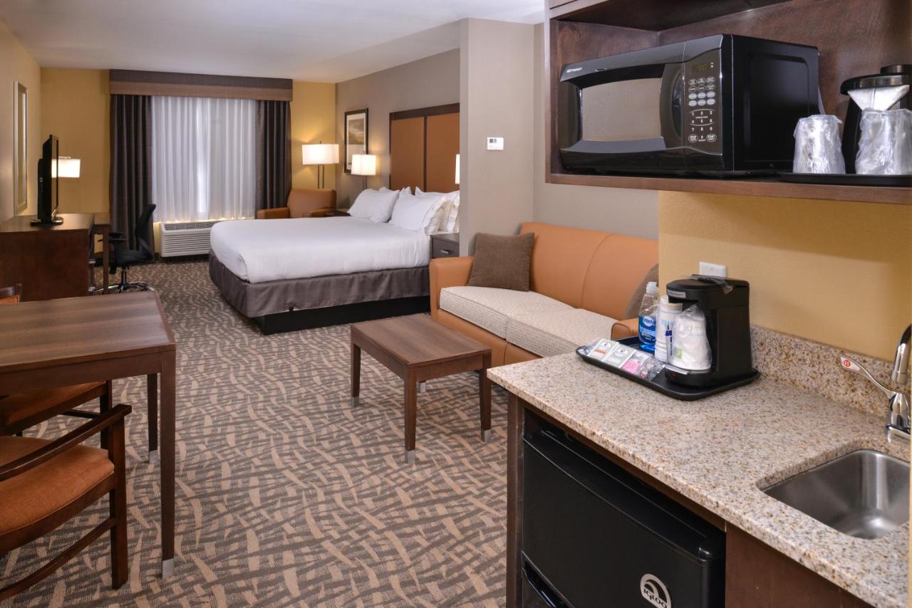 King Suite at Holiday Inn Express & Suites Page - Lake Powell Area by IHG