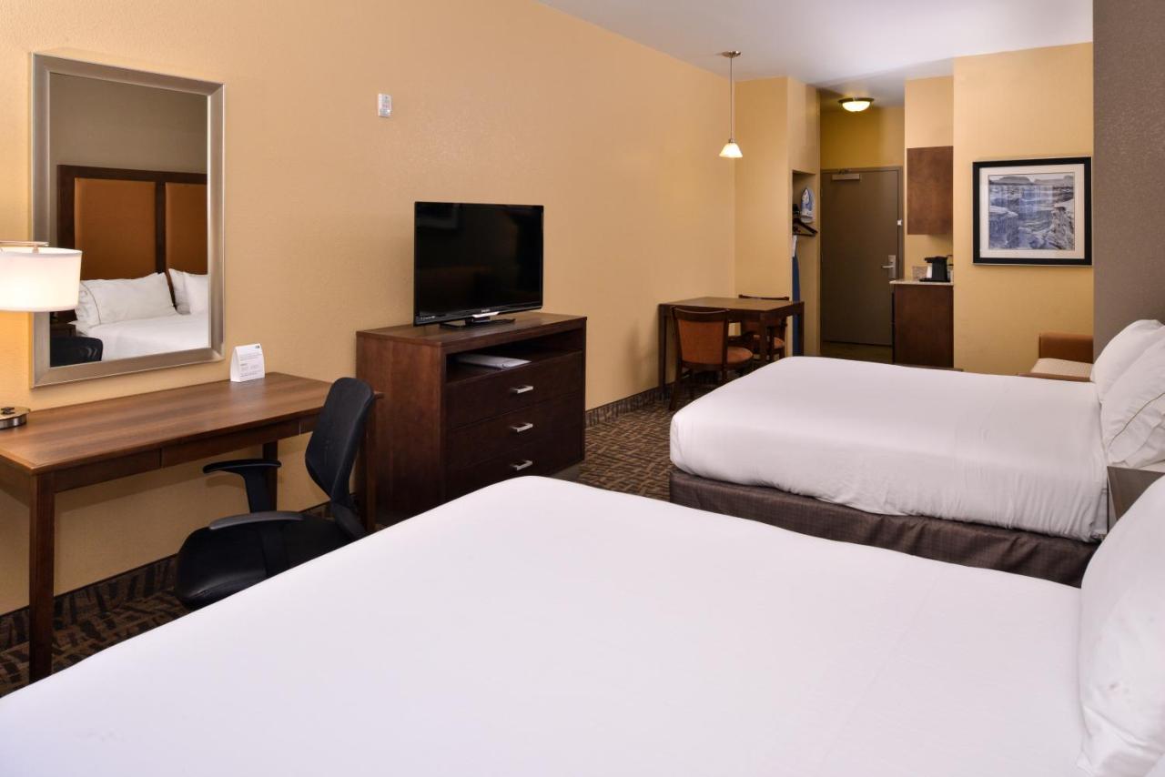 Studio with Two Queen Suite - Non-Smoking at Holiday Inn Express & Suites Page - Lake Powell Area by IHG