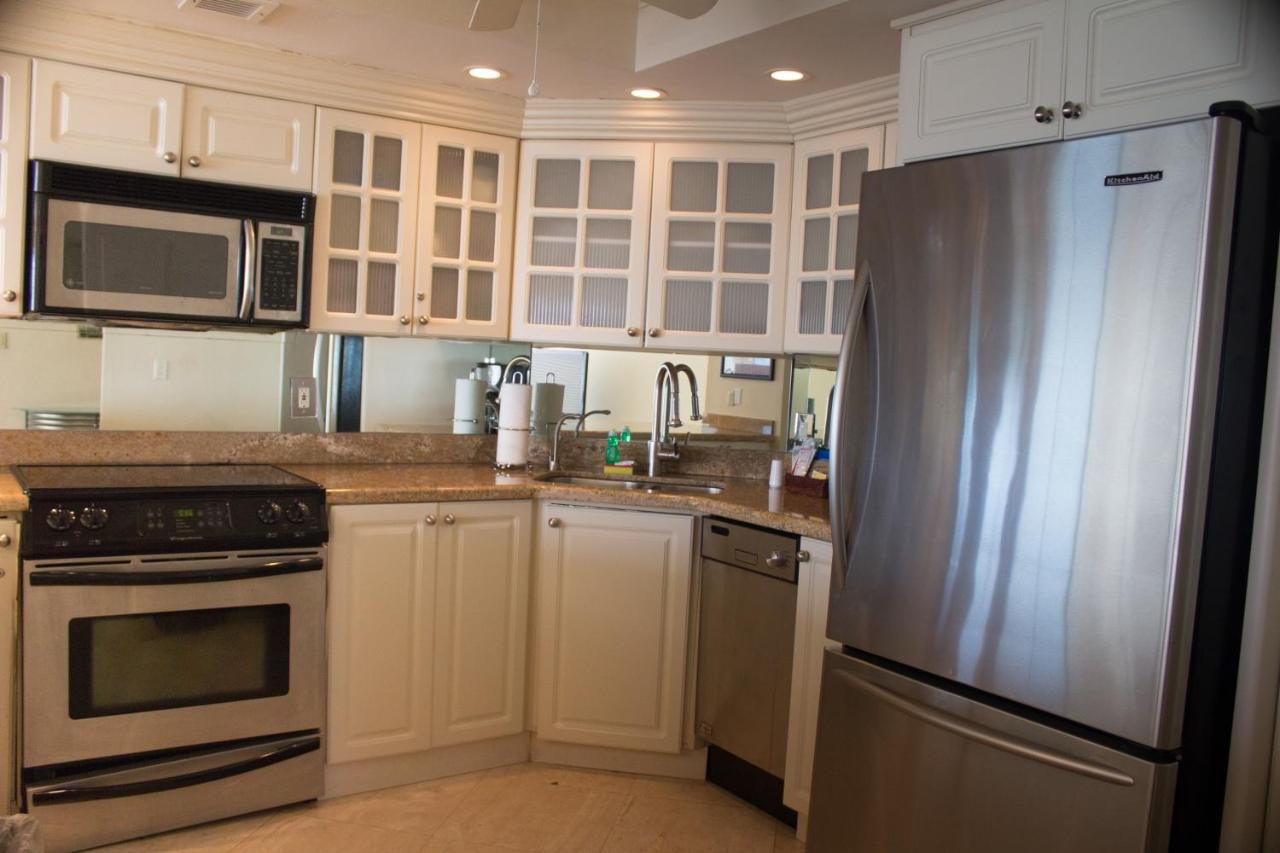 Signature Two-Bedroom 1 King + 2 Twin Beds at Alexander by Design Suites