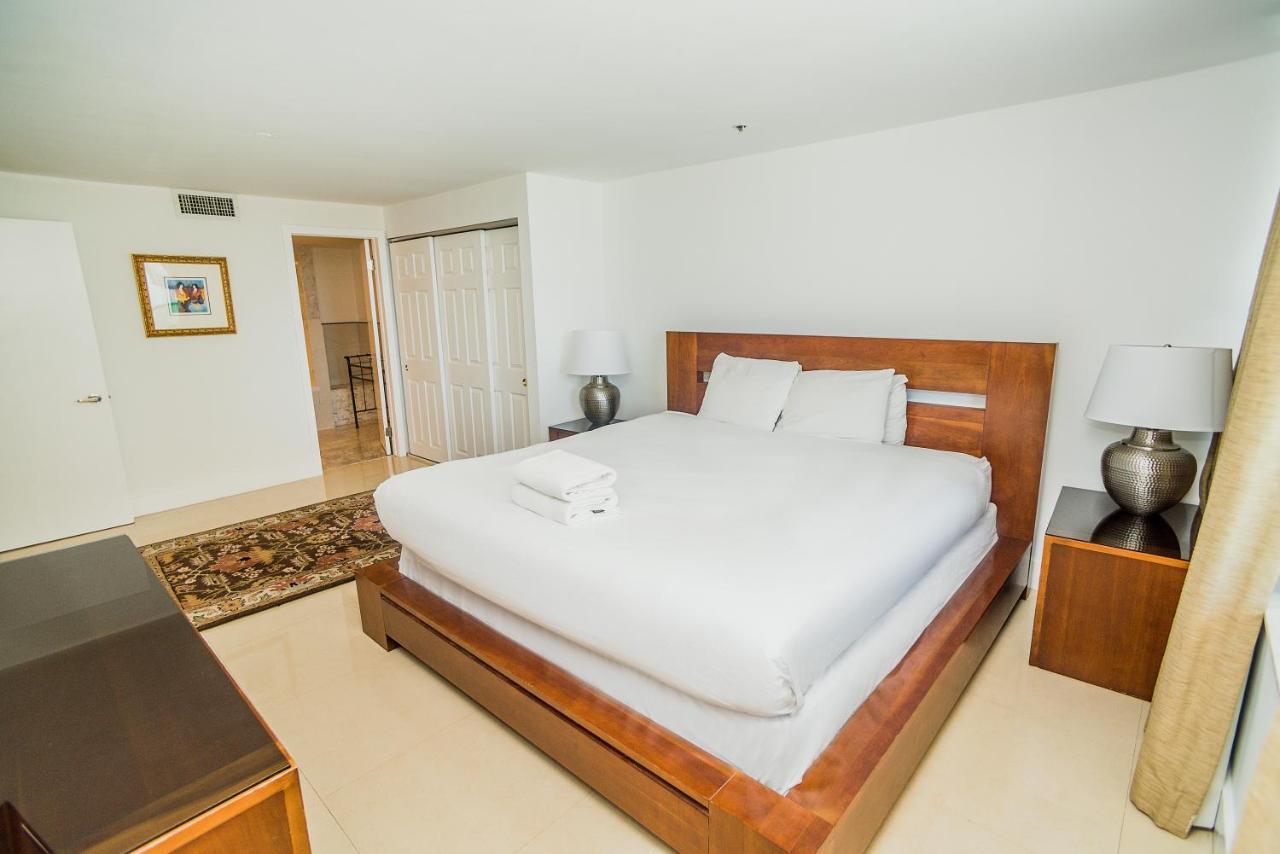 Signature Two-Bedroom 1 King + 2 Twin Beds at Alexander by Design Suites