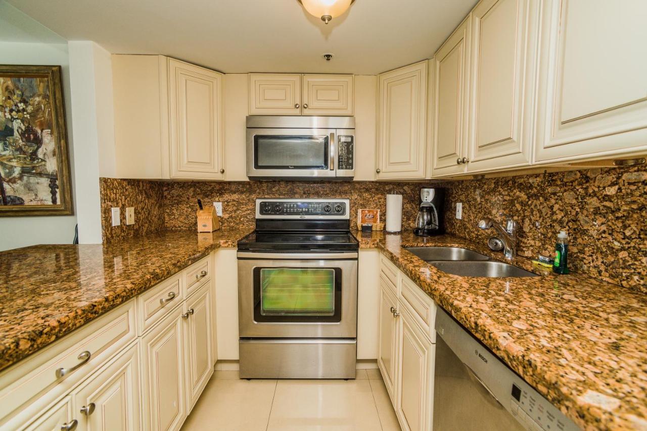 Signature Two-Bedroom 1 King + 2 Twin Beds at Alexander by Design Suites