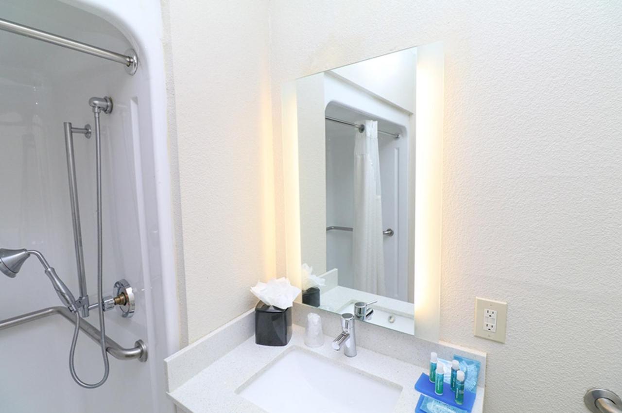 Twin Room - Mobility Access at Holiday Inn Express Hotel & Suites Greenville by IHG