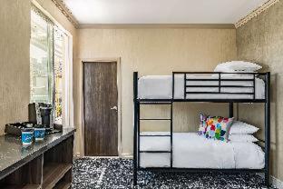 Room #382551811 at Signature San Francisco