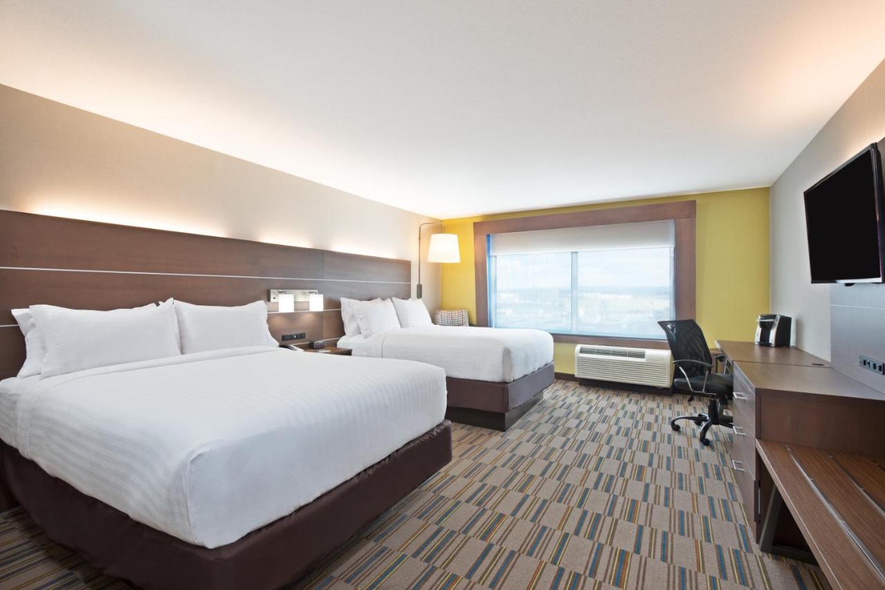 Queen Room with Two Queen Beds at Holiday Inn Express & Suites Uniontown, an IHG Hotel