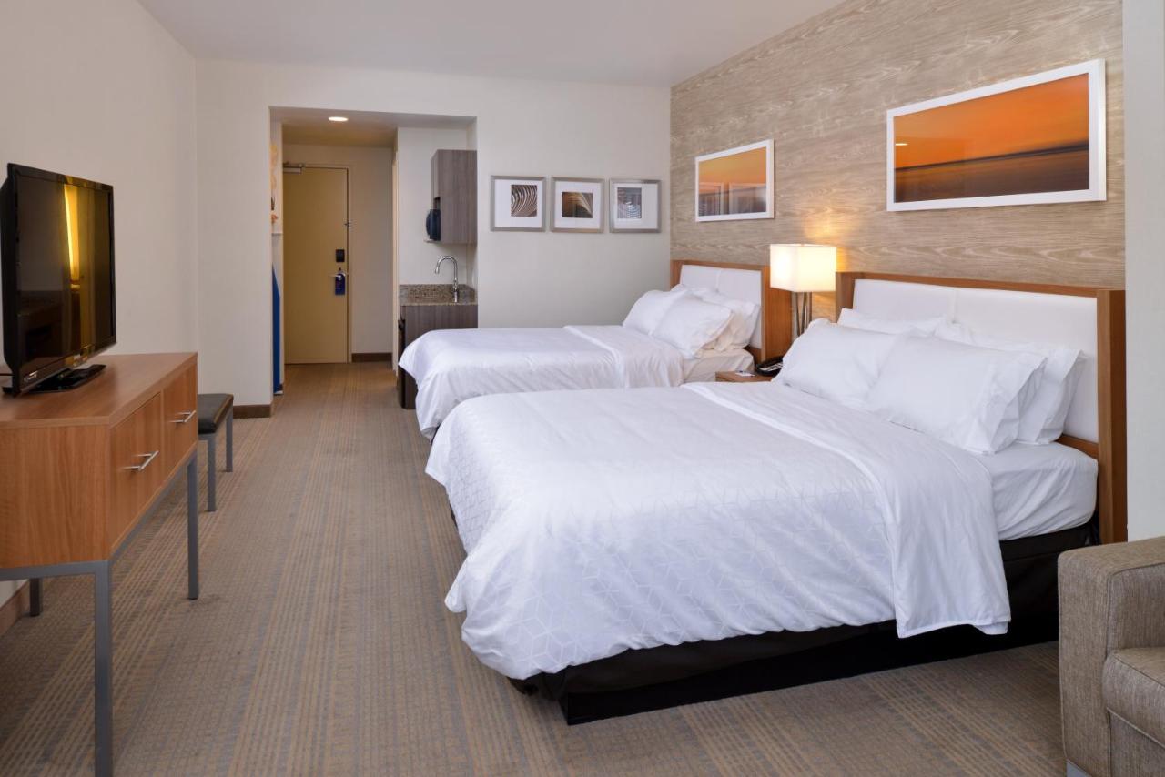 Queen Suite at Holiday Inn Express & Suites Pocatello by IHG