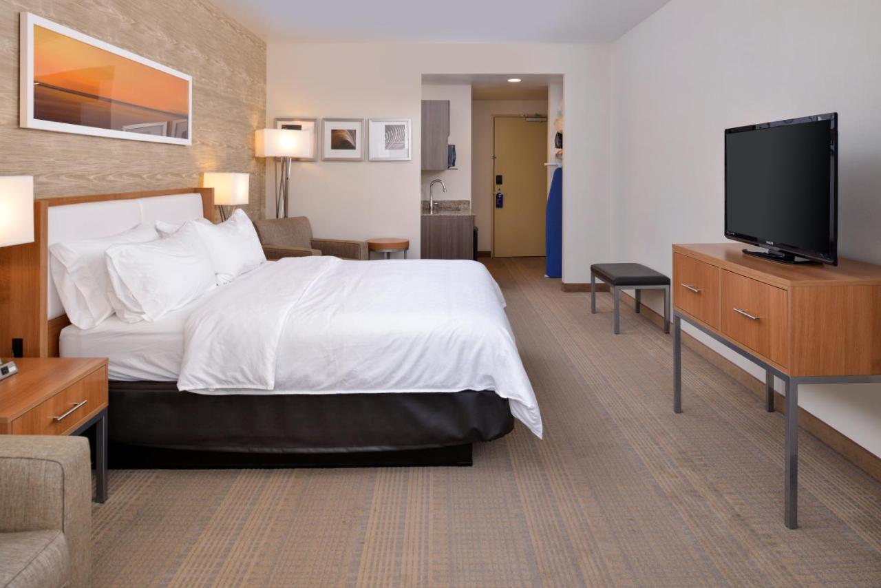 King Balcony Suite - Non-Smoking at Holiday Inn Express & Suites Pocatello by IHG