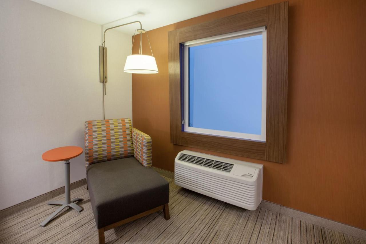 King Room - Non-Smoking at Holiday Inn Express Hotel & Suites Murray by IHG