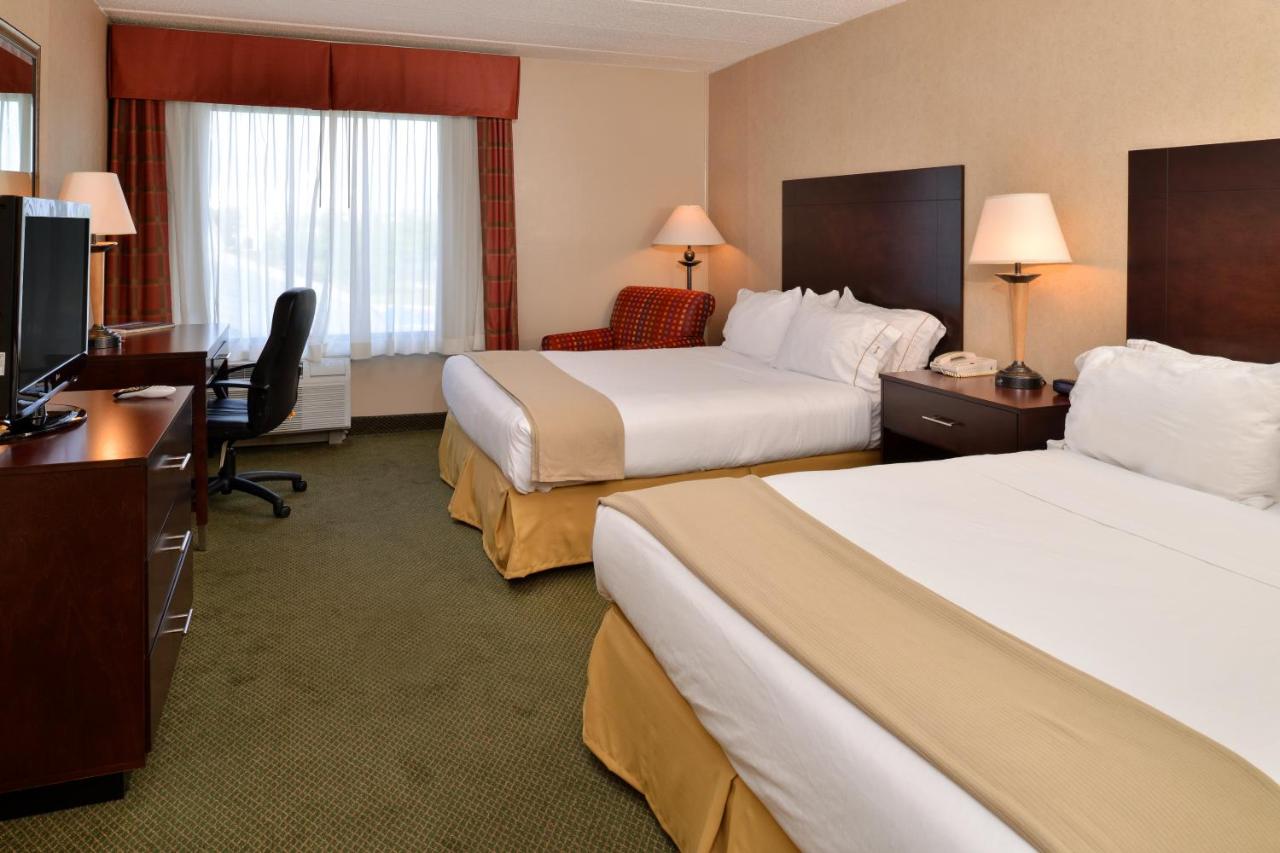 Queen Room with Two Queen Beds - Non-Smoking at Holiday Inn Express Hotel & Suites Ocean City by IHG
