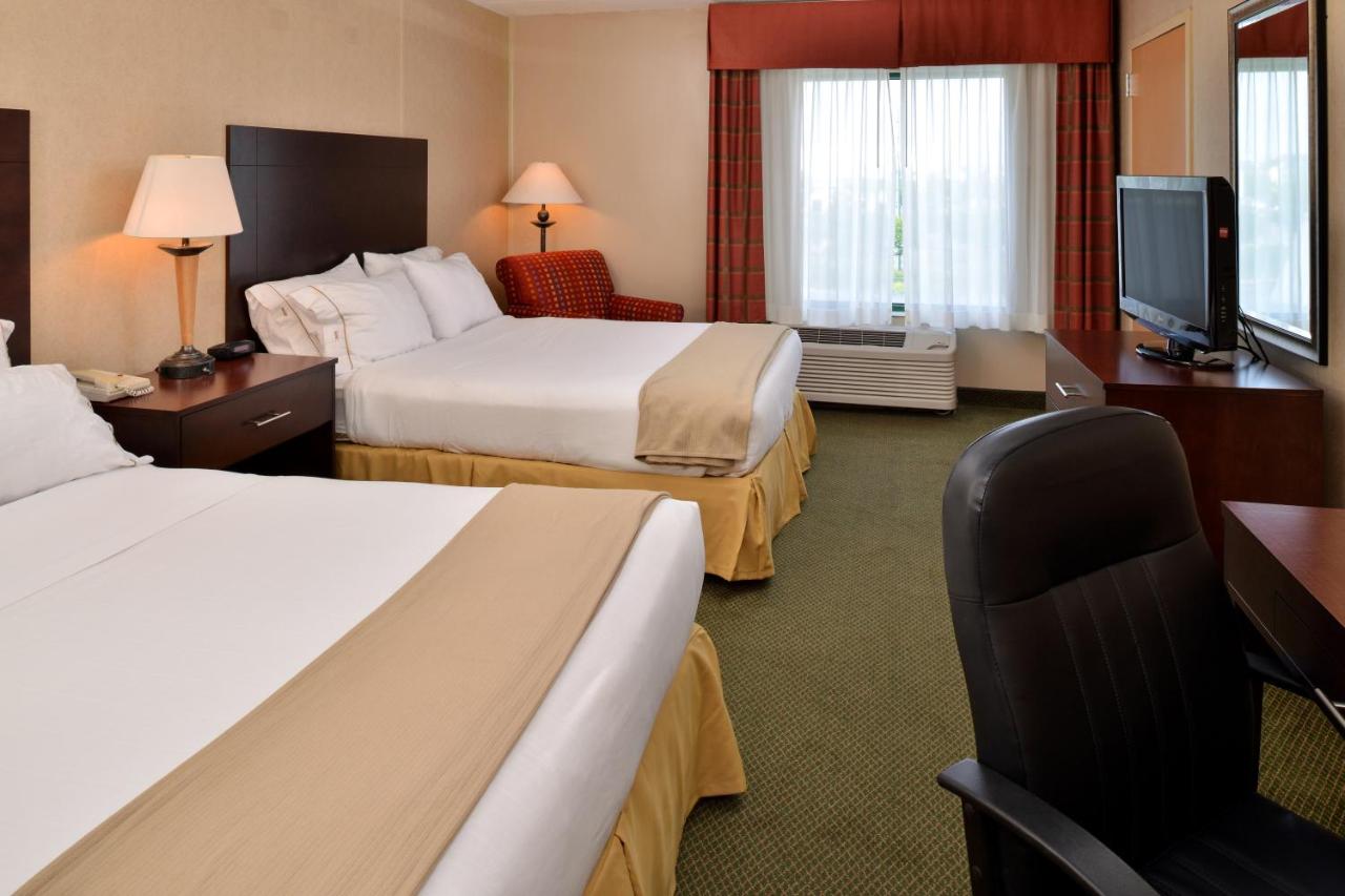 Queen Room with Two Queen Beds - Non-Smoking at Holiday Inn Express Hotel & Suites Ocean City by IHG