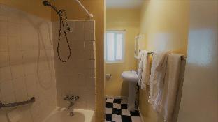 Room #5647620 at Hollywood Celebrity Hotel