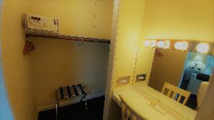 Room #5647620 at Hollywood Celebrity Hotel