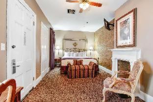 Room #5686025 at Maison St Charles