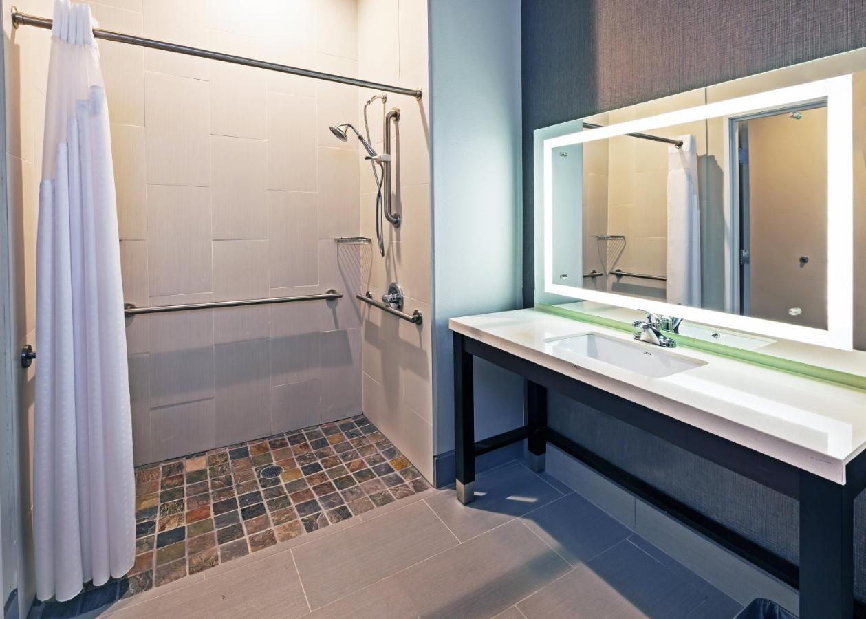 Twin Room - Mobility Access/Hearing Accessible at Holiday Inn Express & Suites Killeen - Fort Hood Area by IHG