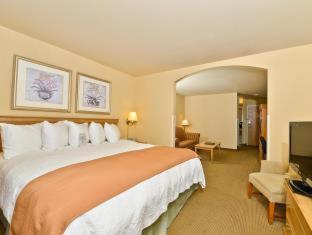 Queen Suite with Two Queen Beds - Non-Smoking at Best Western Plus Caldwell Inn & Suites