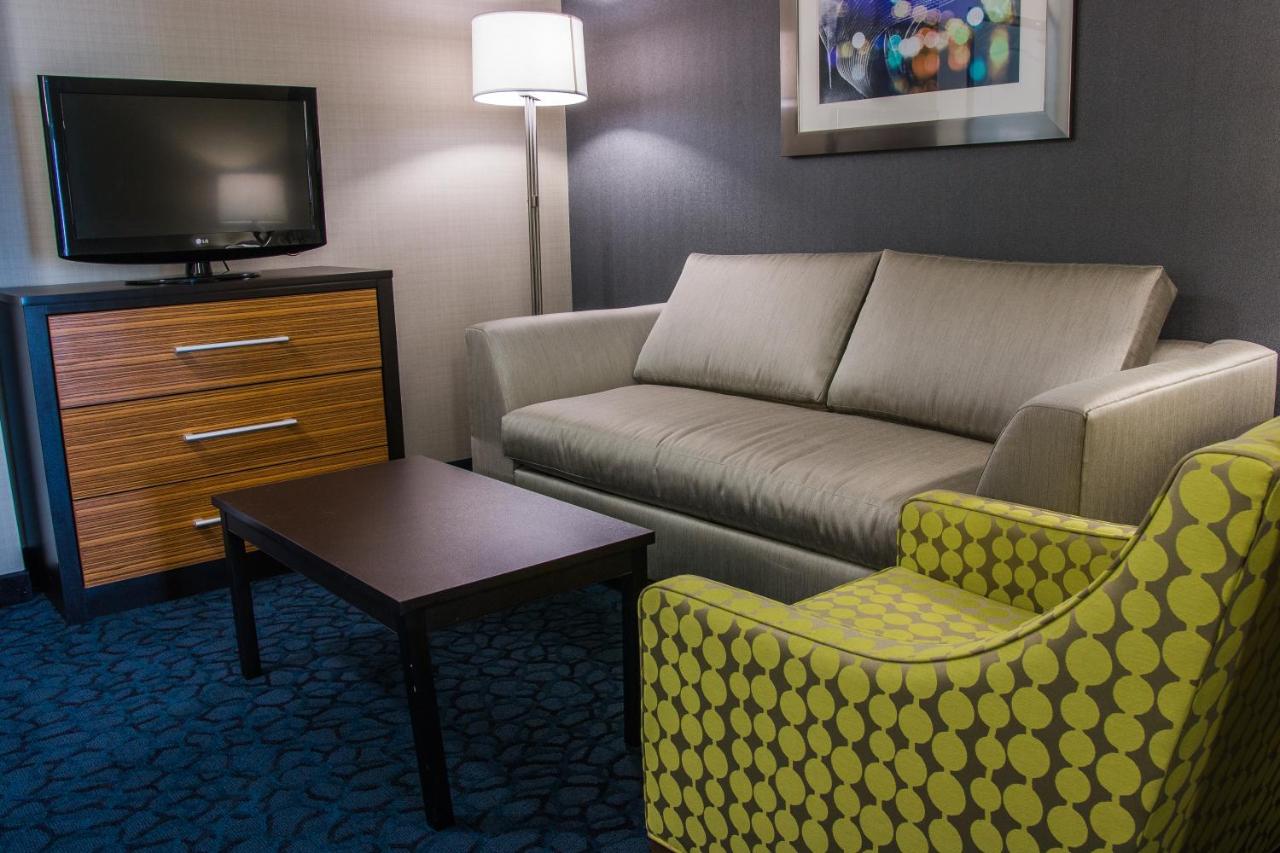 One-Bedroom Queen Suite with Two Queen Beds at Holiday Inn Express & Suites Jackson, an IHG Hotel