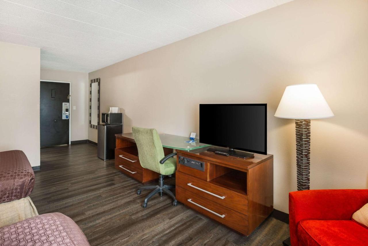 Deluxe Room with Two Double Beds - Non-Smoking at Rodeway Inn & Suites Stroudsburg - Poconos