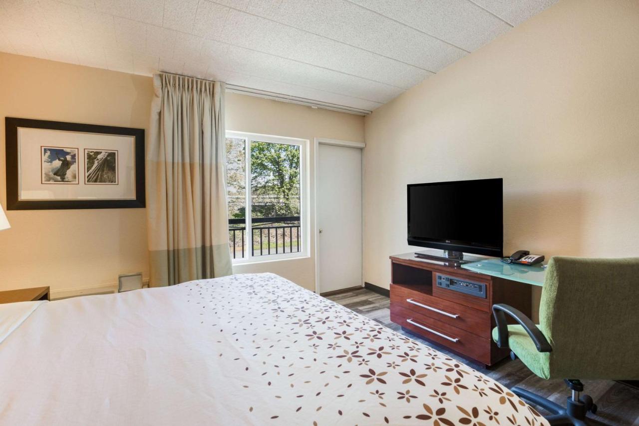 Deluxe King Room - Non-Smoking at Rodeway Inn & Suites Stroudsburg - Poconos