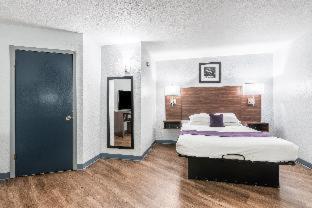 Room #28936315 at Americas Best Value Inn Searcy