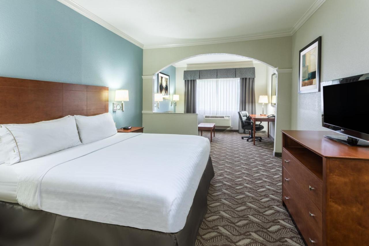  | Holiday Inn Express Hotel & Suites Lake Charles