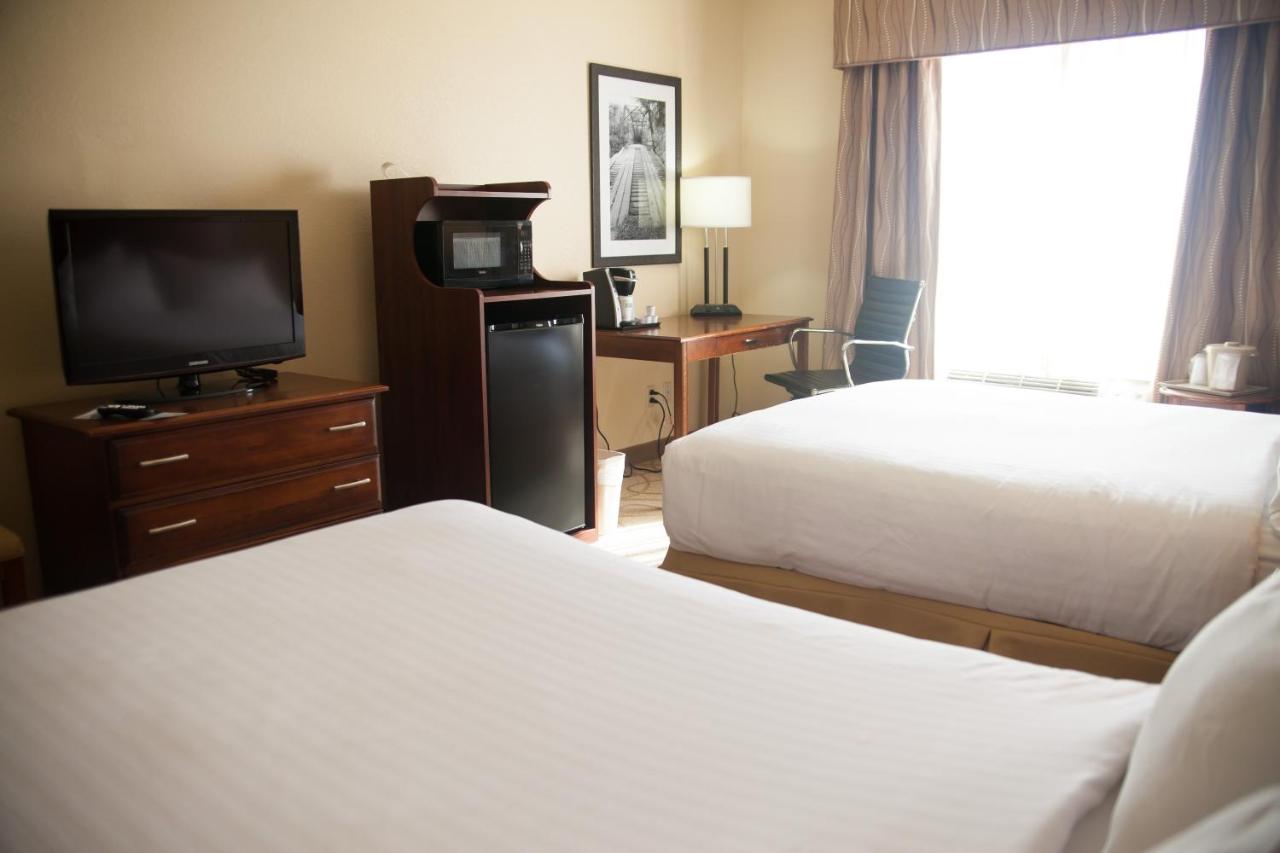  | Holiday Inn Express Hotel & Suites Mountain Home