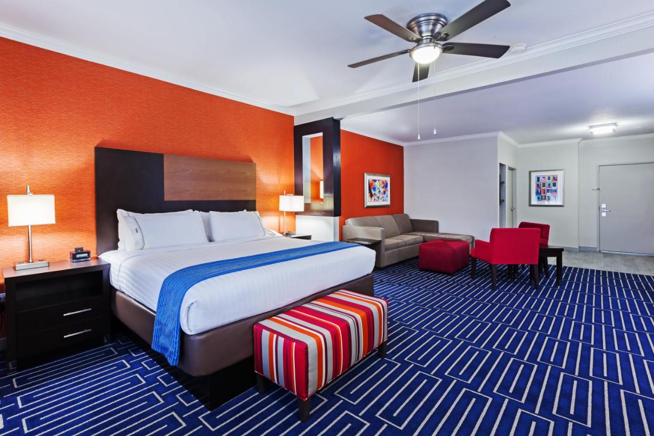 Executive King Suite at Holiday Inn Express & Suites Houston East, by IHG
