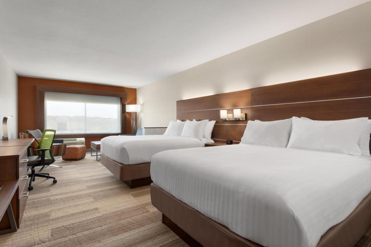 Suite at Holiday Inn Express & Suites Duluth North - Miller Hill by IHG
