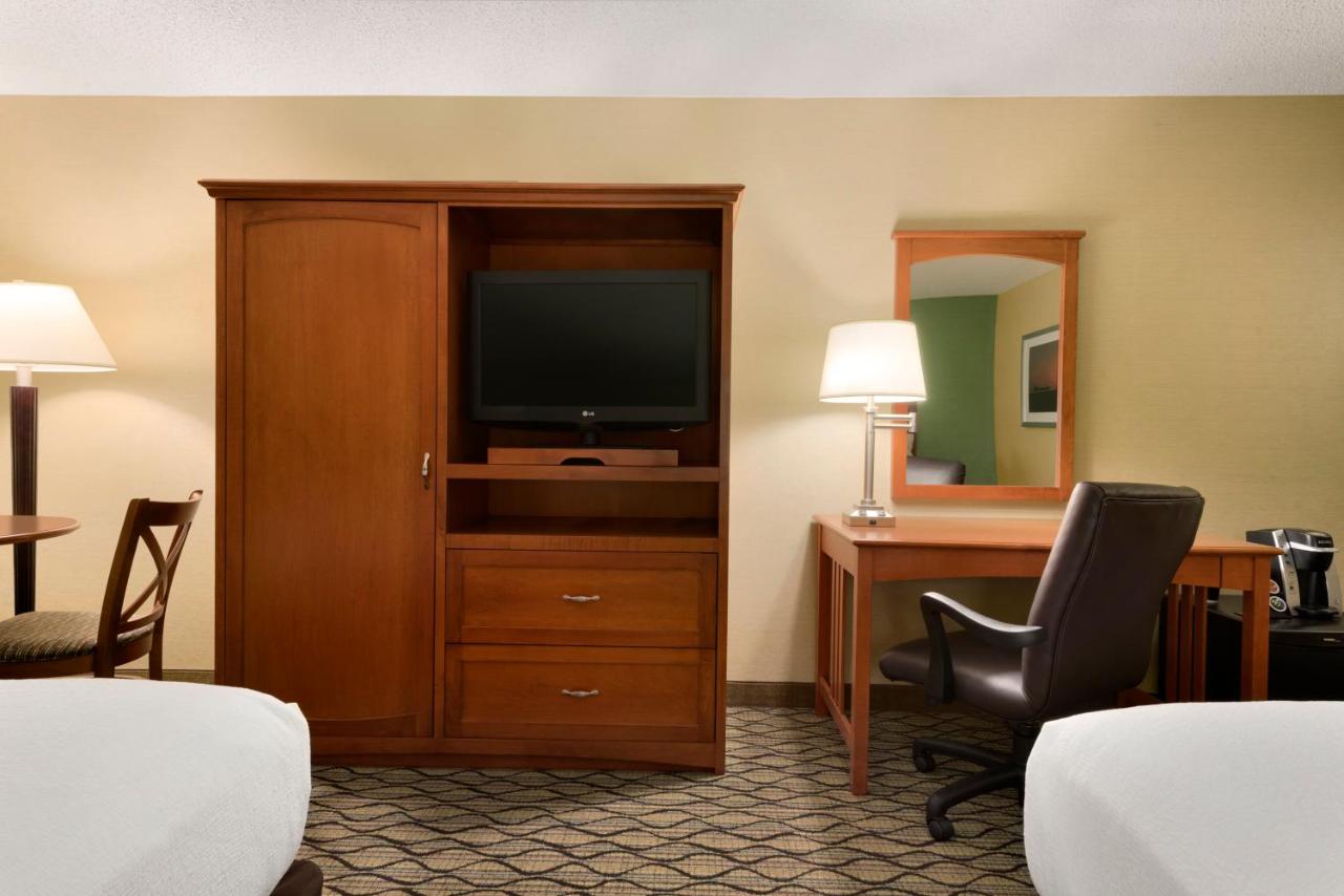 Queen Room with Two Queen Beds - Non-Smoking at Holiday Inn & Suites Duluth Downtown by IHG