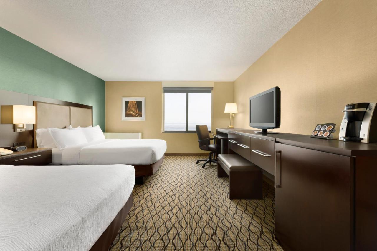 Executive Twin Room - Non-Smoking at Holiday Inn & Suites Duluth Downtown by IHG