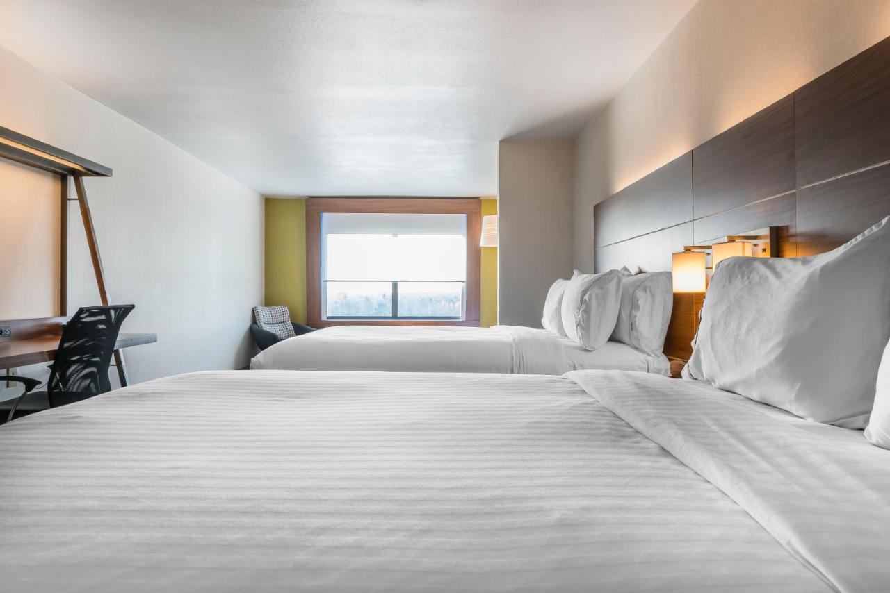 King Suite - Disability Access at Holiday Inn Express & Suites Clarion, an IHG Hotel