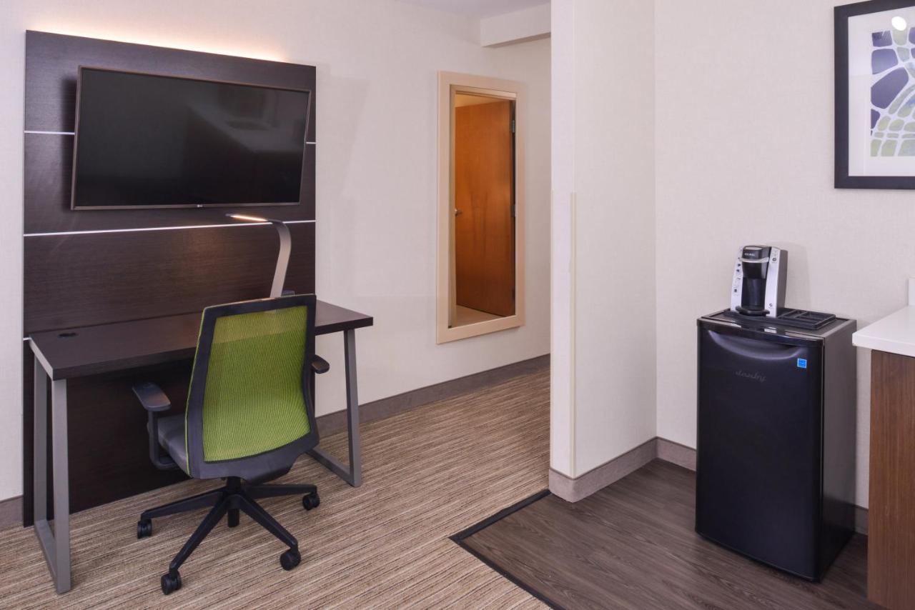 One-Bedroom King Suite at Holiday Inn Express Southfield-Detroit, an IHG Hotel