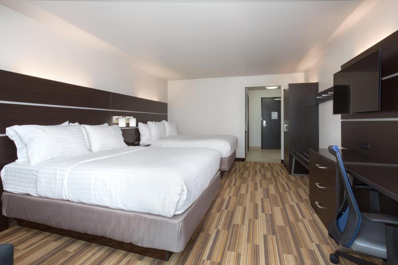 Queen Room with Two Queen Beds at Holiday Inn Express and Suites Lincoln I - 80 by IHG