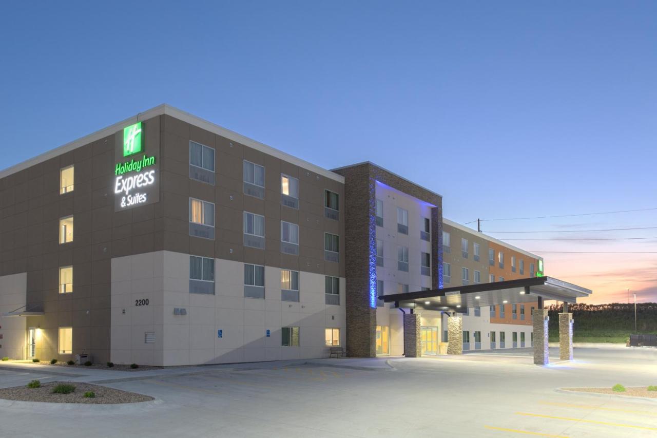  | Holiday Inn Express and Suites Lincoln I - 80