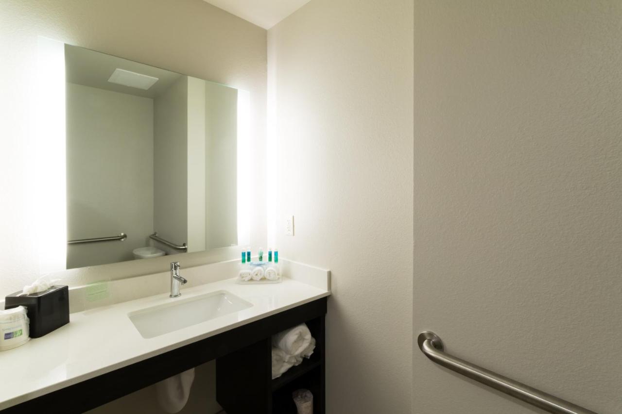 King Room - Disability Accessible Hearing Accessible - Roll-In Shower at Holiday Inn Express and Suites Lincoln I - 80 by IHG