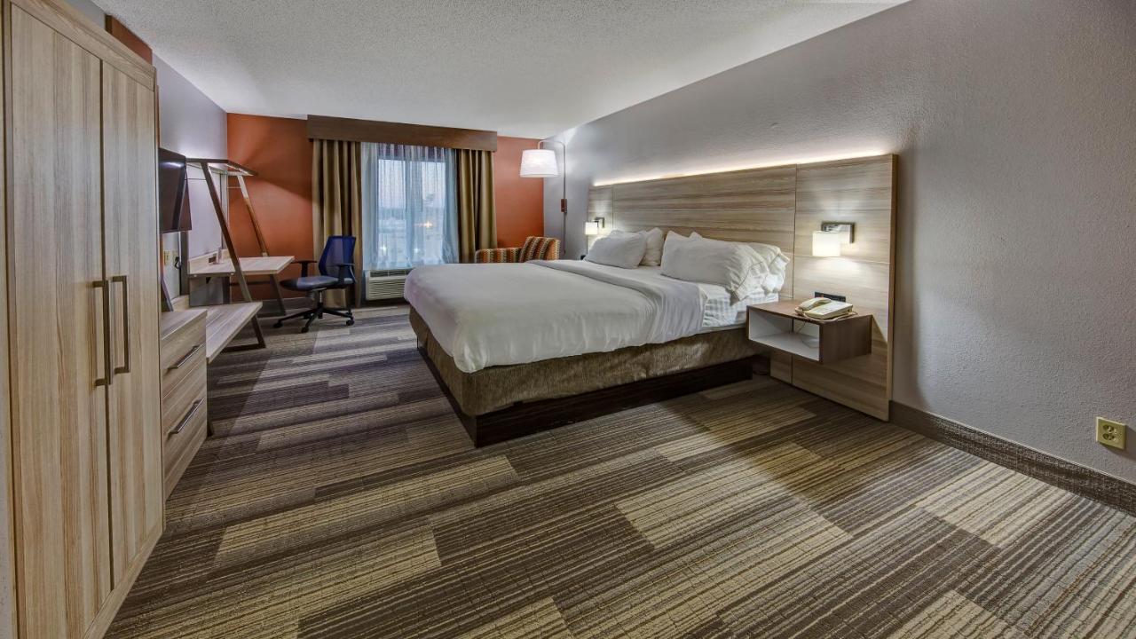 King Room - Mobility Access/Hearing Accessible at Holiday Inn Express & Suites London by IHG