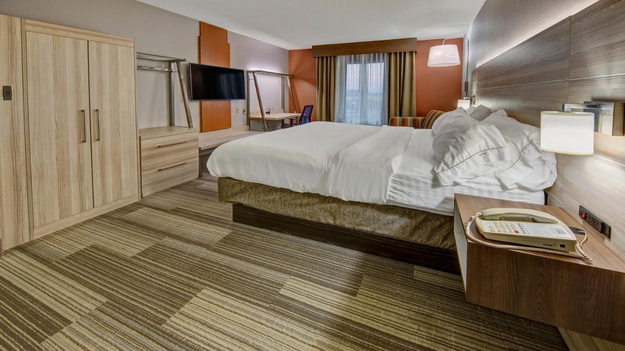 King Room - Mobility Access/Hearing Accessible at Holiday Inn Express & Suites London by IHG